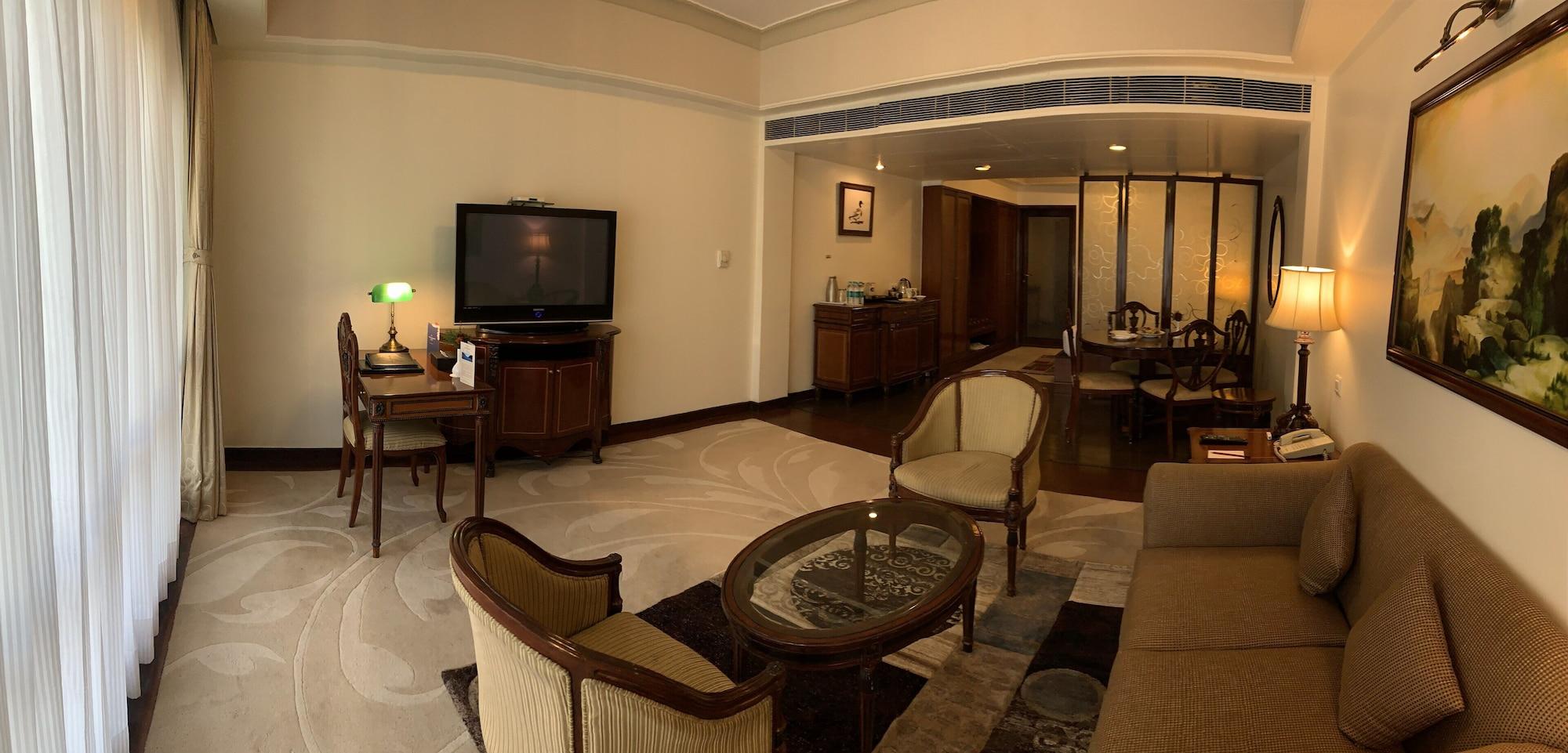 The Manu Maharani Hotel Nainital Bagian luar foto