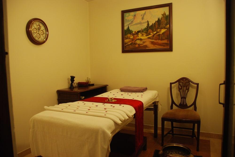 The Manu Maharani Hotel Nainital Bagian luar foto