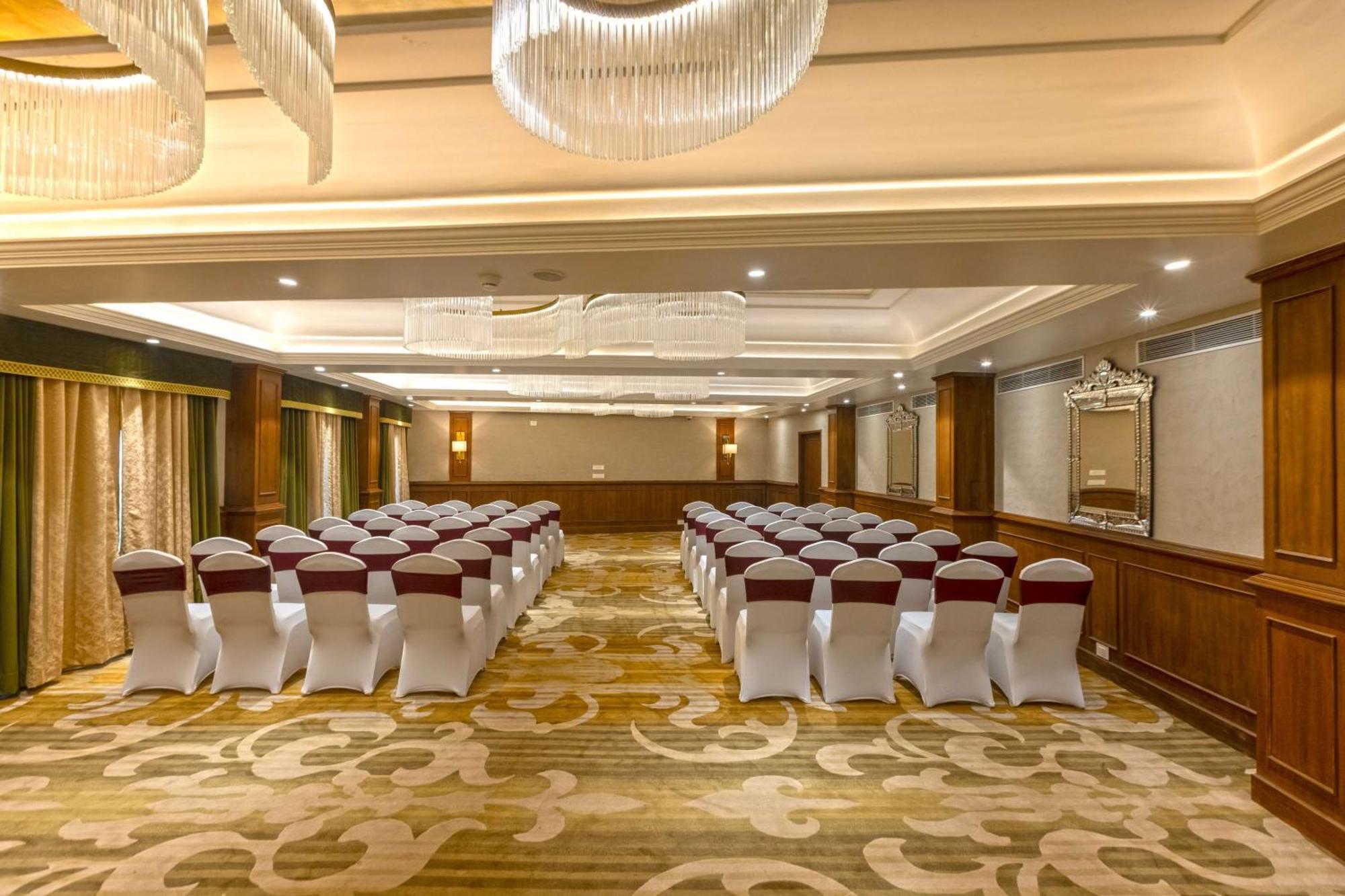 The Manu Maharani Hotel Nainital Bagian luar foto