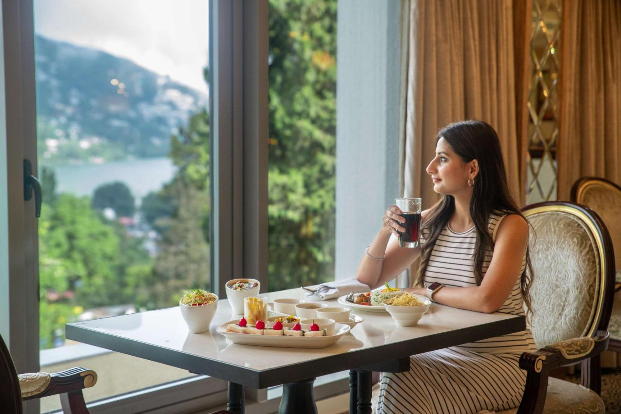 The Manu Maharani Hotel Nainital Bagian luar foto