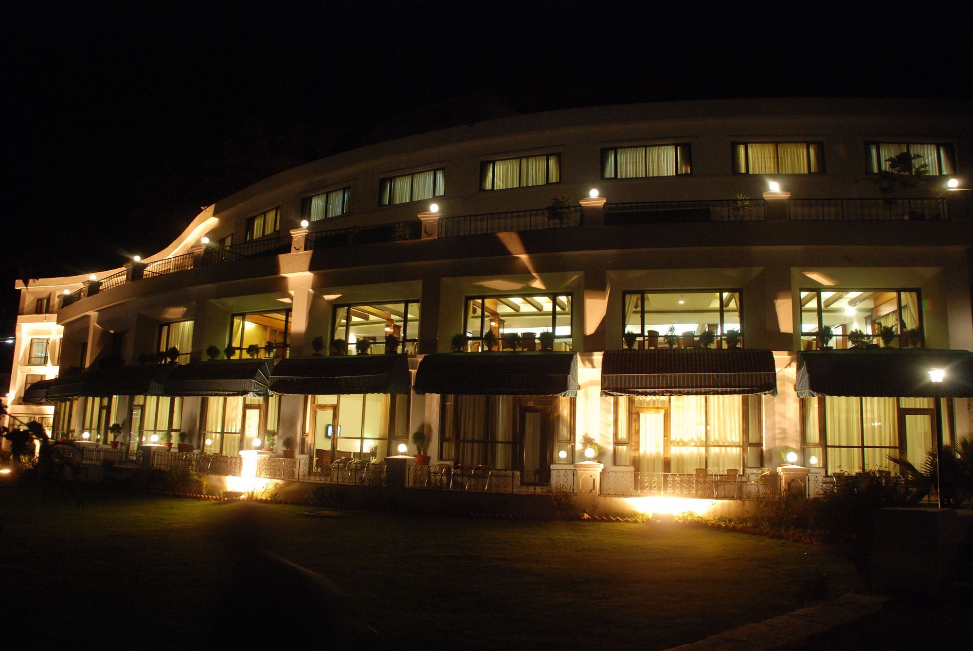The Manu Maharani Hotel Nainital Bagian luar foto